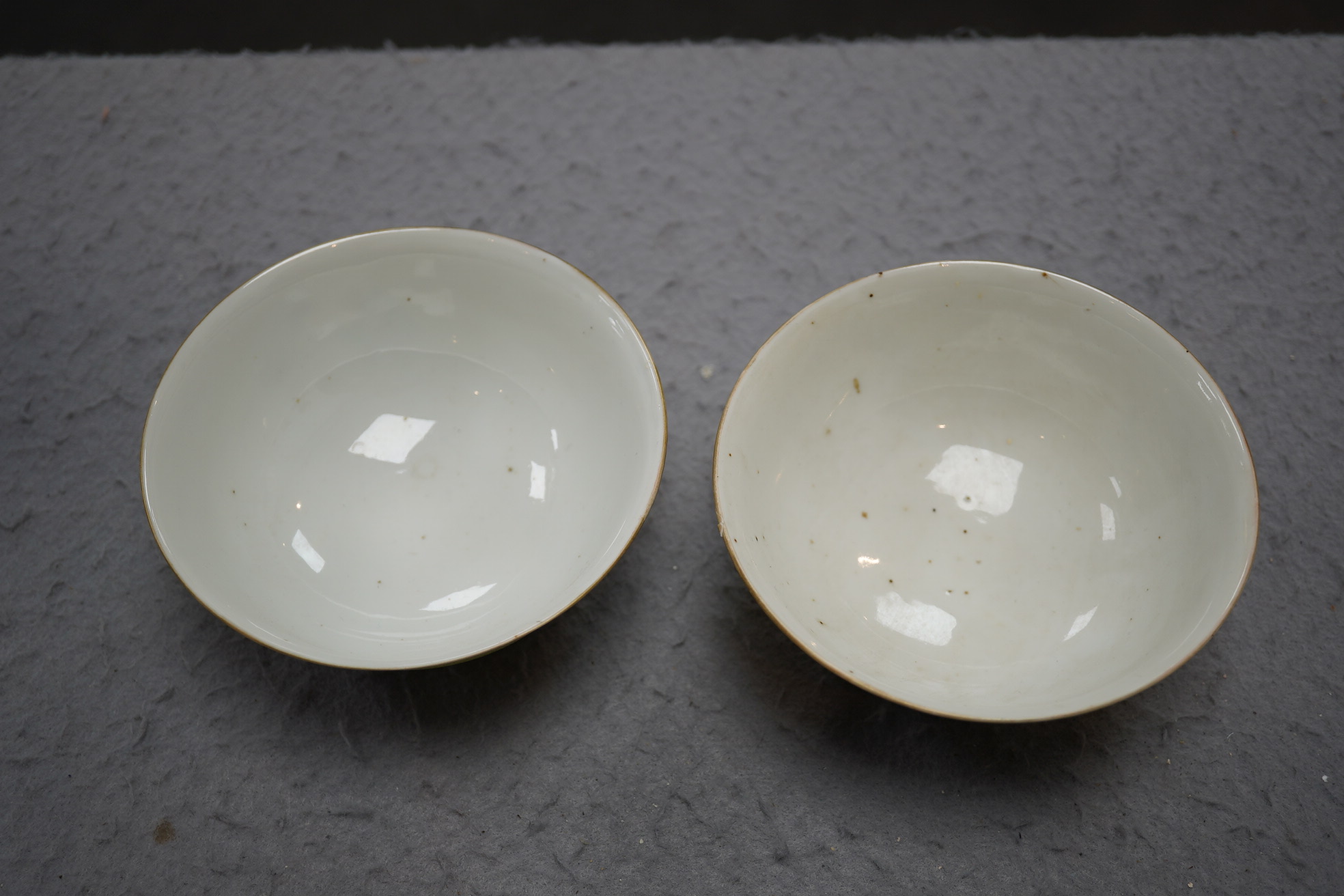 A pair of Chinese yellow sgraffito ground medallion bowls, Guangxu mark, early 20th century